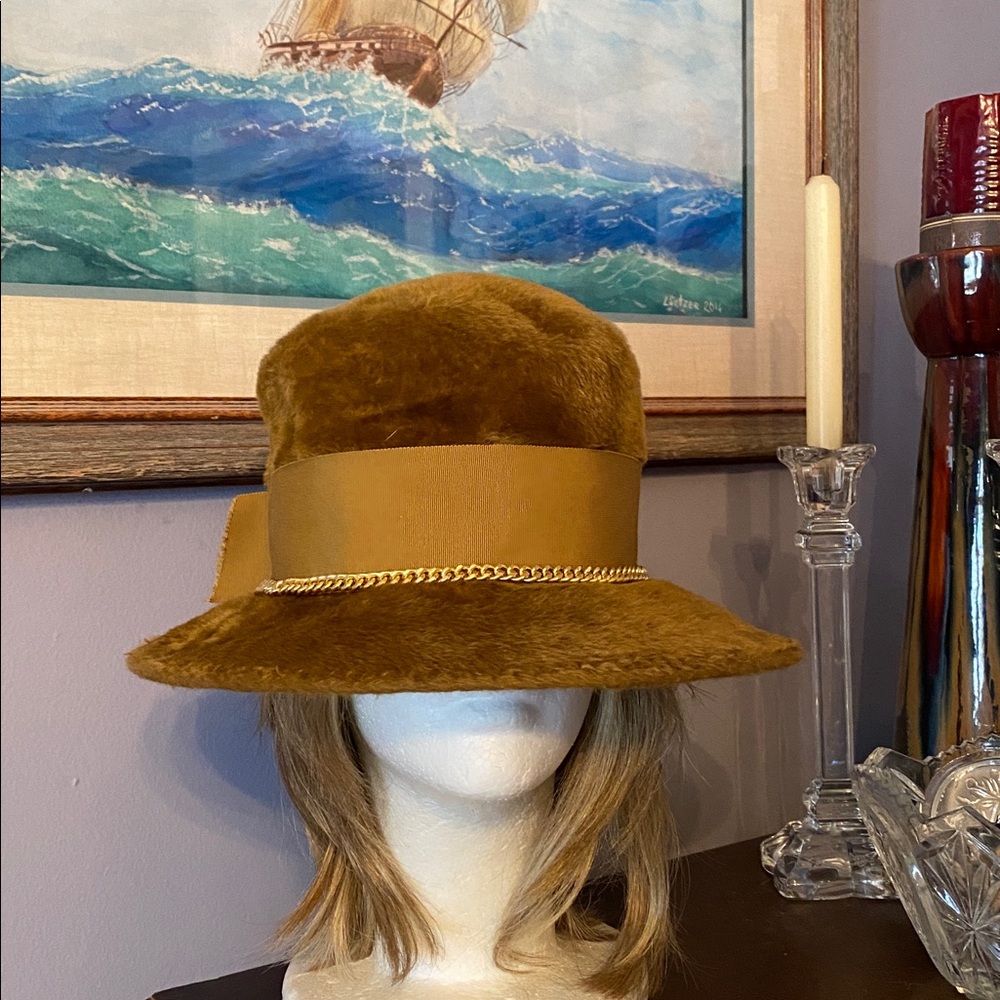Brown Duchess winter Bucket style hat made in Italy in pre-owned condition